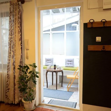 Apartment Vintage House On Sava Temple Street *