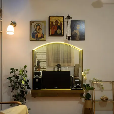 Vintage House On Sava Temple Street *