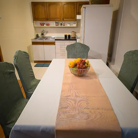Apartment Vintage House On Sava Temple Street *